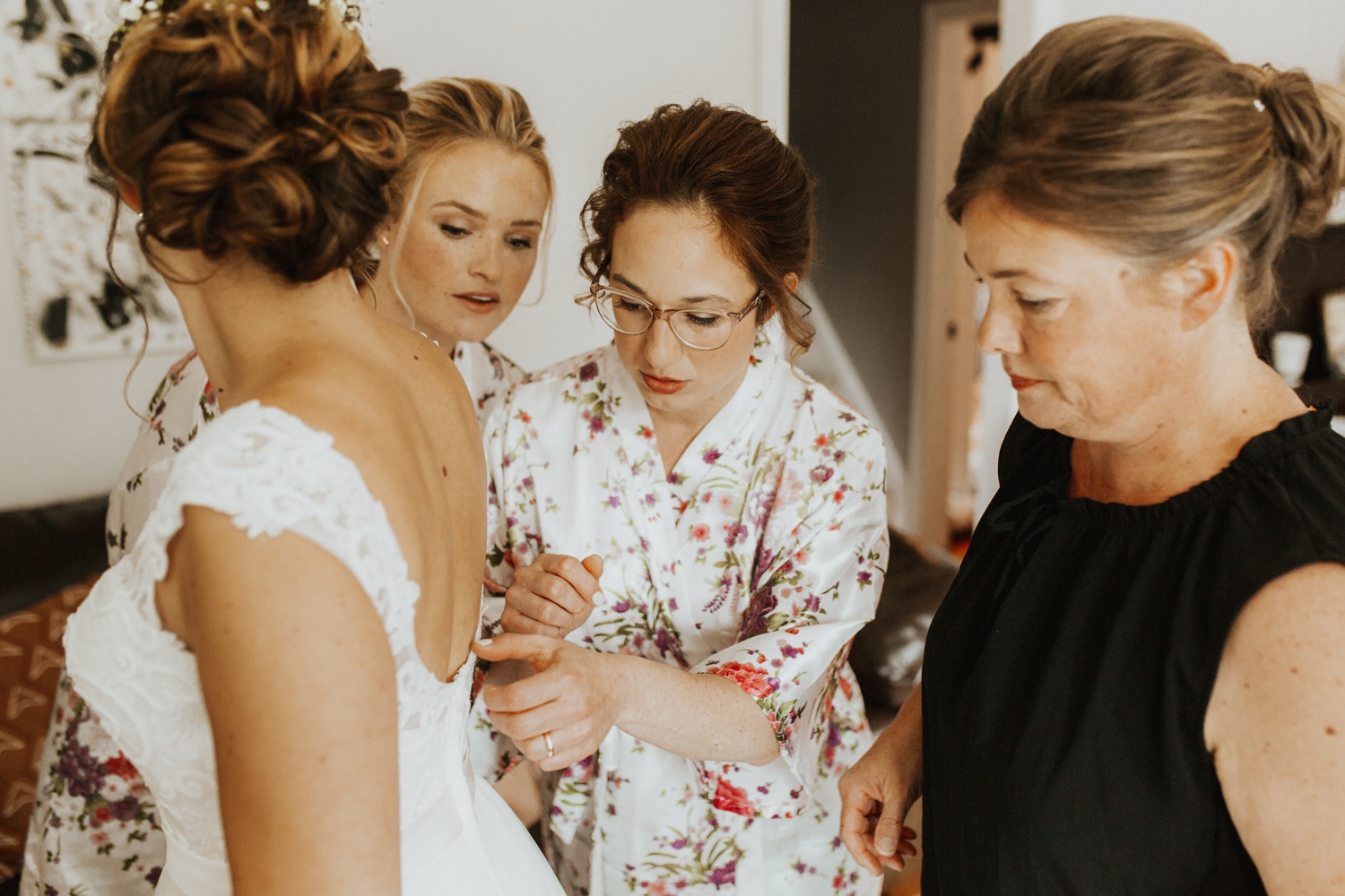 adventurous-lakeside-wedding-session-ontario-toronto-banff-alberta-canada-destination-wedding-photographer-havilah-heger-calgary-lethbridge_0001