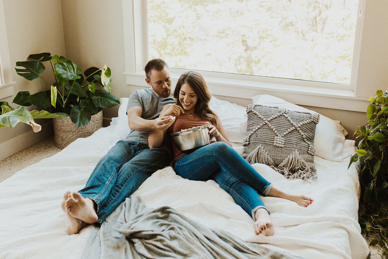 adventurous-mountain-engagement-session-banff-alberta-canada-calgary-edmonton-photographer-couple-photos-session-destination-wedding-photographer-indoorhomeshoot-lethbridge-wedding-photographer_35