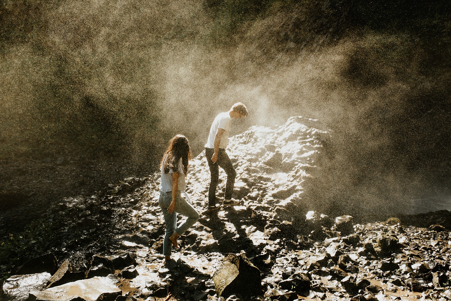 adventurous-mountain-engagement-session-banff-alberta-canada-calgary-edmonton-lethbridge-destination-wedding-photographer-havilah-heger-waterfall-banff-session-couples-photography_12