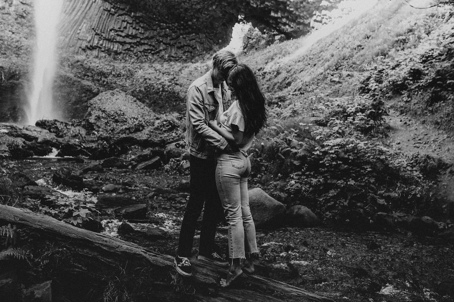 adventurous-mountain-engagement-session-banff-alberta-canada-calgary-edmonton-lethbridge-destination-wedding-photographer-havilah-heger-waterfall-banff-session-couples-photography_29