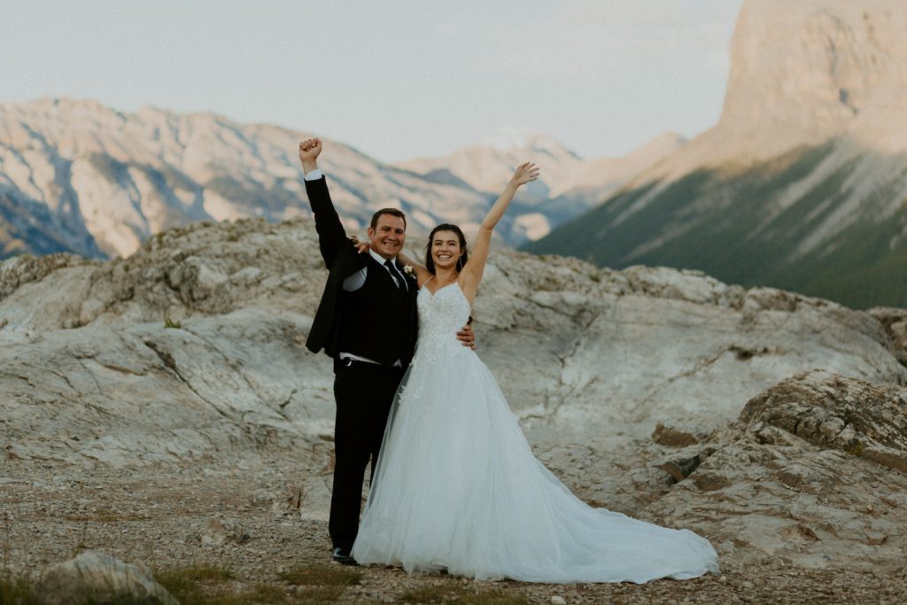 best places to elope in alberta, 10 best places to elope in alberta, where to elope, how to plan elopement, what is eloping, elopement, elope in alberta, most romantic places to elope, eloping in canmore, eloping in Banff, banff elopement, kananaskis elopement, jasper elopement,