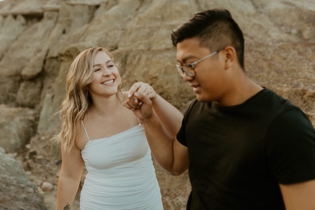 Badlands Engagement Photos, Alberta Badlands Engagement Photos, Badlands Wedding photos, Badlands Engagement summer photos, Dreamy Sunset Photos in the Badlands, Alberta Badlands Wedding Photos, Wedding Ceremony in Albertas Badlands, Alberta Badlands, Alberta Badlands Engagement Session, Engagement Session at Badlands in Alberta, Engagement Session in Drumheller, Drumheller Badlands Engagement Photos, Drumheller Badlands Engagement Session, Get married in the badlands of Alberta, Get married in Albertas Badlands, Engagement Shoot at Albertas Badlands