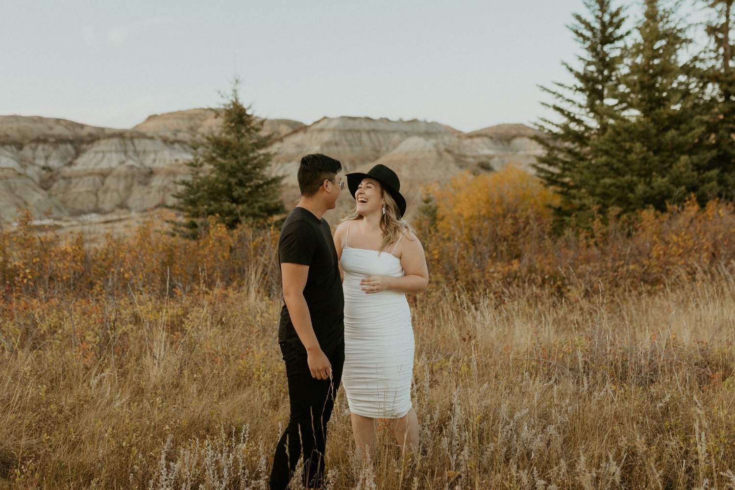 Badlands Engagement Photos, Alberta Badlands Engagement Photos, Badlands Wedding photos, Badlands Engagement summer photos, Dreamy Sunset Photos in the Badlands, Alberta Badlands Wedding Photos, Wedding Ceremony in Albertas Badlands, Alberta Badlands, Alberta Badlands Engagement Session, Engagement Session at Badlands in Alberta, Engagement Session in Drumheller, Drumheller Badlands Engagement Photos, Drumheller Badlands Engagement Session, Get married in the badlands of Alberta, Get married in Albertas Badlands, Engagement Shoot at Albertas Badlands