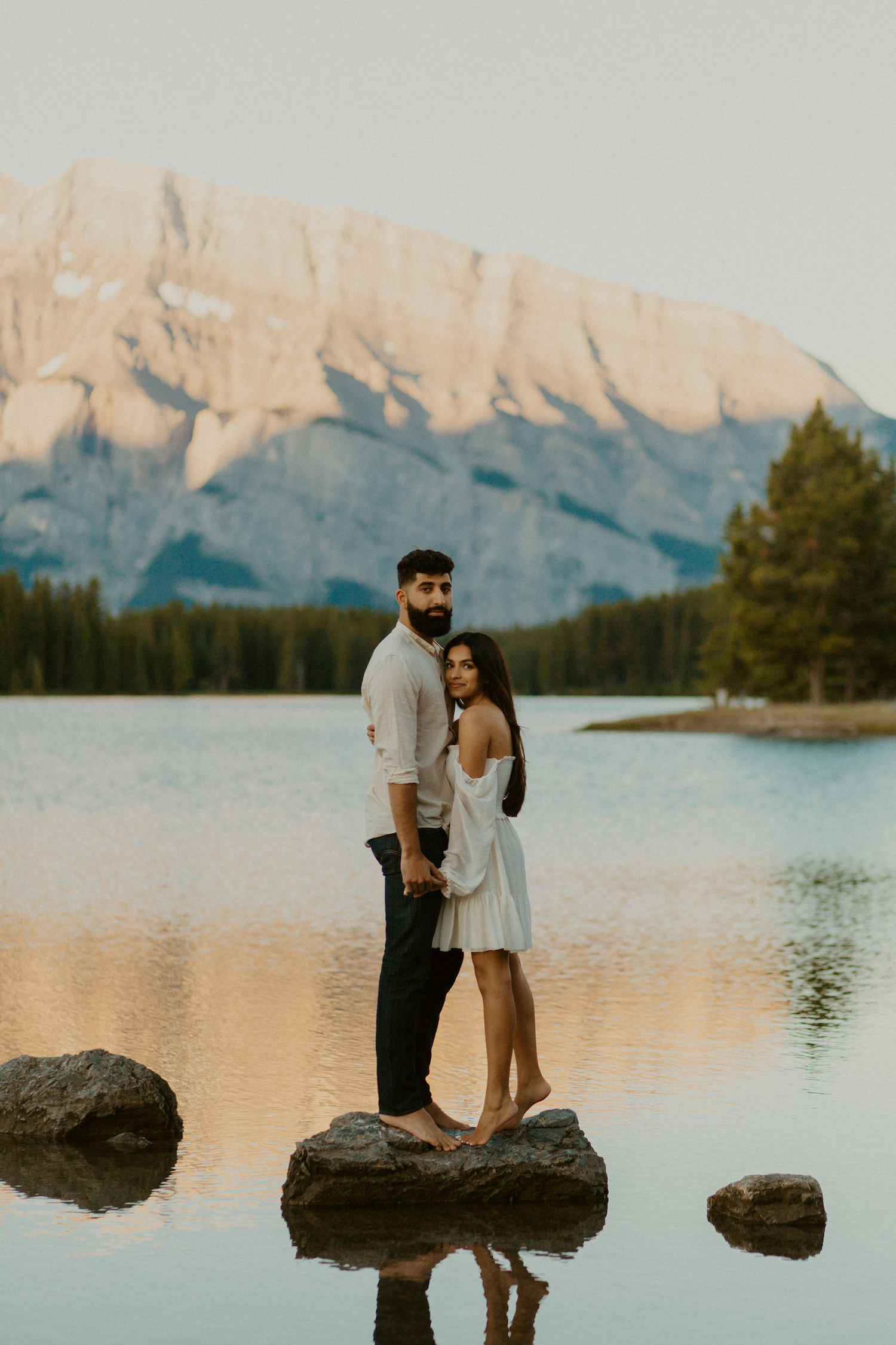 Canmore Engagement Photos, Engagement photos in Canmore, Engagement session in Canmore, Canmore Engagement session, Engagement photos in Canmore at Two Jack lake, Two Jack Lake engagement photos, Two Jack Lake Engagement session, Engagement session near Banff, Engagement session in Banff, where to get engagement photos in Banff, best place for engagement photos in Banff, Sunrise photos in Canmore, Sunrise photos in Banff, Best banff wedding photographer, best banff engagement photographer