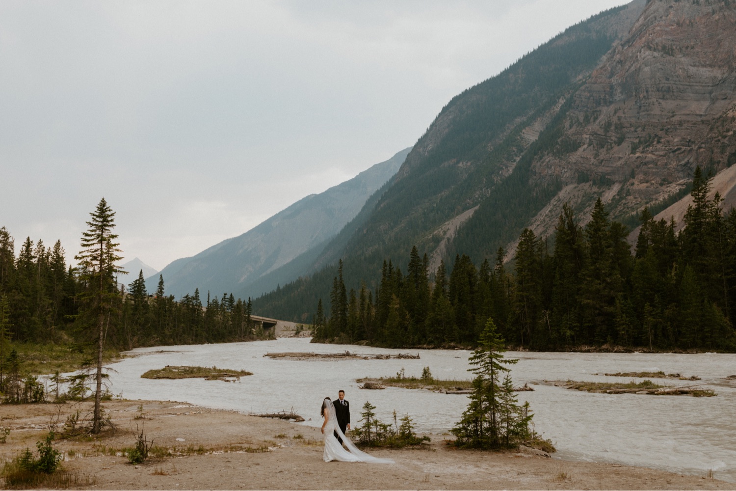 Intimate BC Waterfall Wedding, BC waterfall wedding, British columbia Waterfall Wedding, British columbia wedding, wedding photos at takakkaw falls, BC wedding, BC wedding photographer, BC elopement, BC elopement photographer, British columbia wedding, Wedding at takakkaw falls,takakkaw falls wedding, wedding photos at waterfall in BC