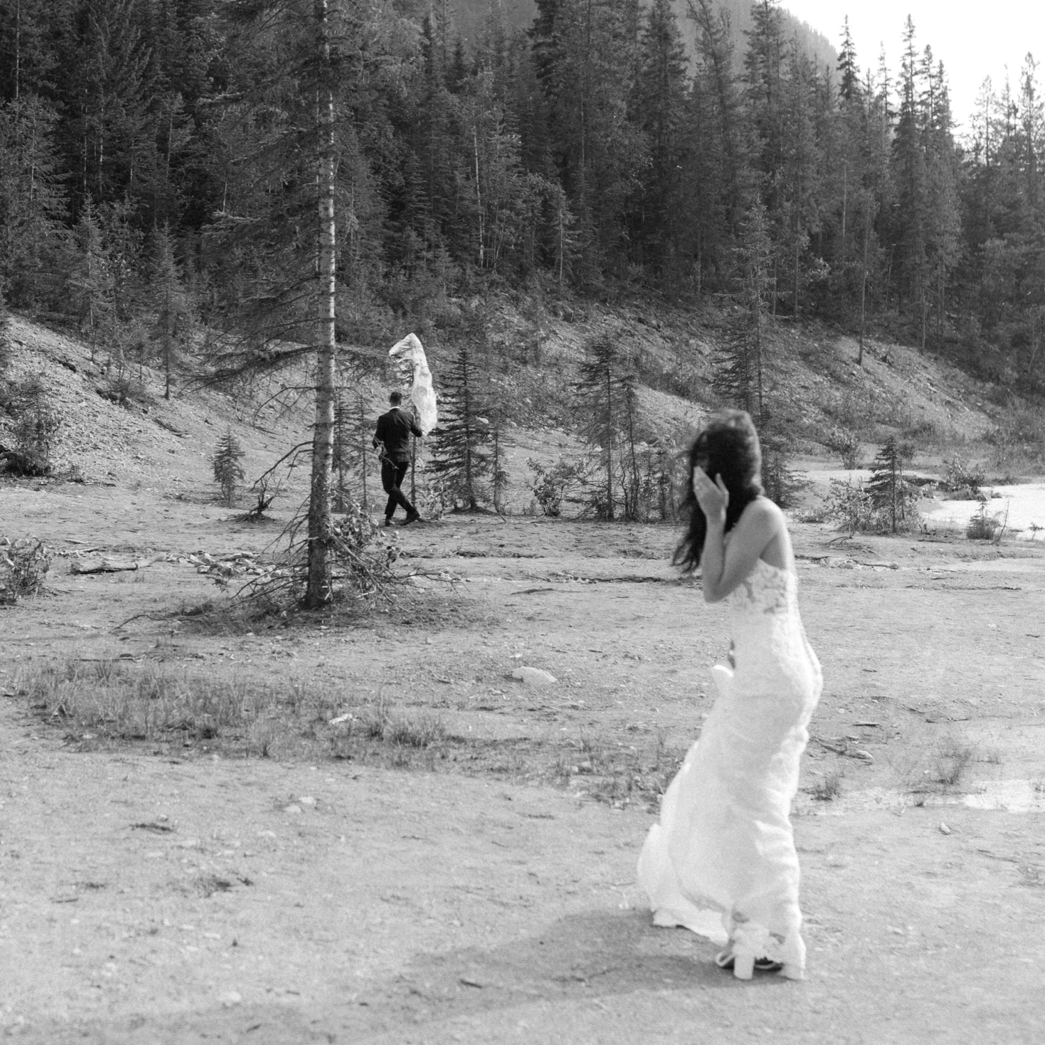 Intimate BC Waterfall Wedding, BC waterfall wedding, British columbia Waterfall Wedding, British columbia wedding, wedding photos at takakkaw falls, BC wedding, BC wedding photographer, BC elopement, BC elopement photographer, British columbia wedding, Wedding at takakkaw falls,takakkaw falls wedding, wedding photos at waterfall in BC