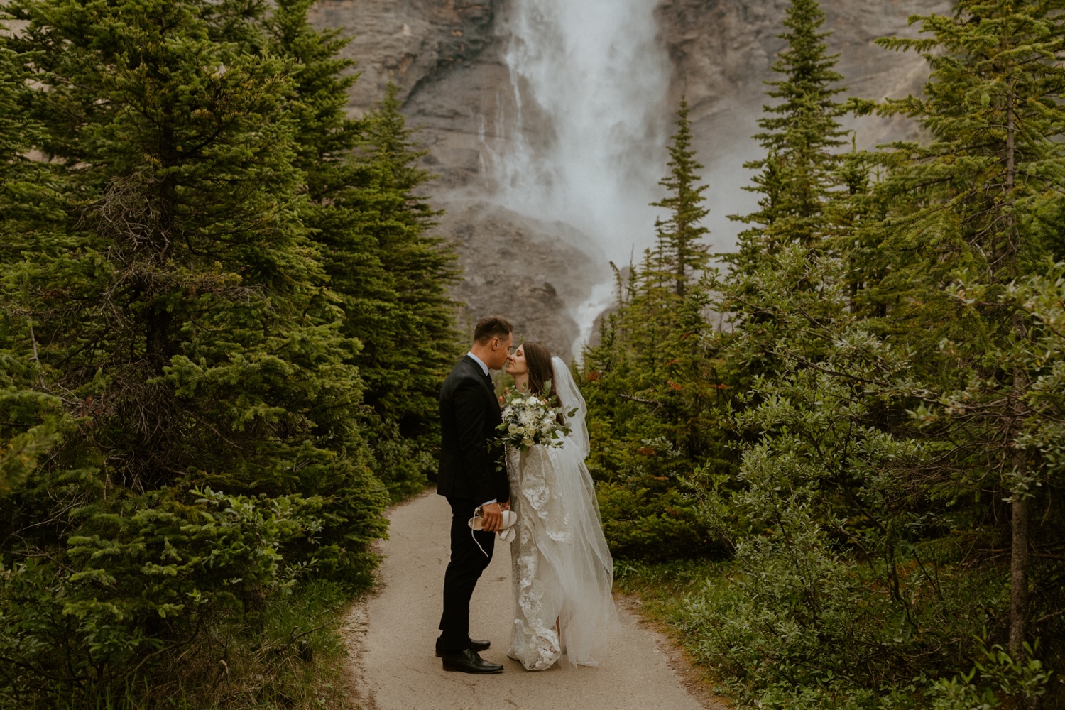 Intimate BC Waterfall Wedding, BC waterfall wedding, British columbia Waterfall Wedding, British columbia wedding, wedding photos at takakkaw falls, BC wedding, BC wedding photographer, BC elopement, BC elopement photographer, British columbia wedding, Wedding at takakkaw falls,takakkaw falls wedding, wedding photos at waterfall in BC