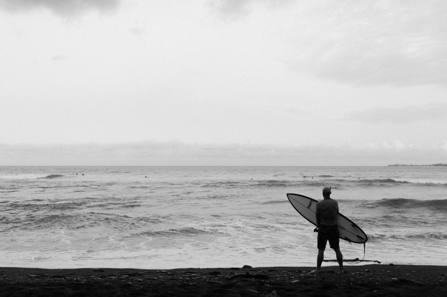 Hawaii Engagement Photos, Engagement Photos in Hawaii, Engagement photos in Big Island, Engagement photos in Kona, Engagement photos on a beach in hawaii, engagement photos on a beach in hawaii with palm trees, tropical hawaii engagement photos, big island kona engagement photos, hawaii engagement photos with cute couple on a beach