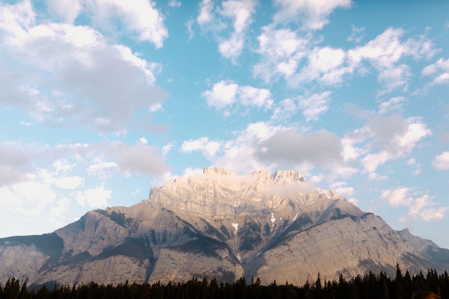 Banff Sunrise Elopement, Banff National Park Sunrise Elopement, Sunrise elopement with friends and family in Banff, sunrise elopement photos in Banff, Outdoor elopement photos in Banff during sunrise, Banff Sunrise Elopement Photography