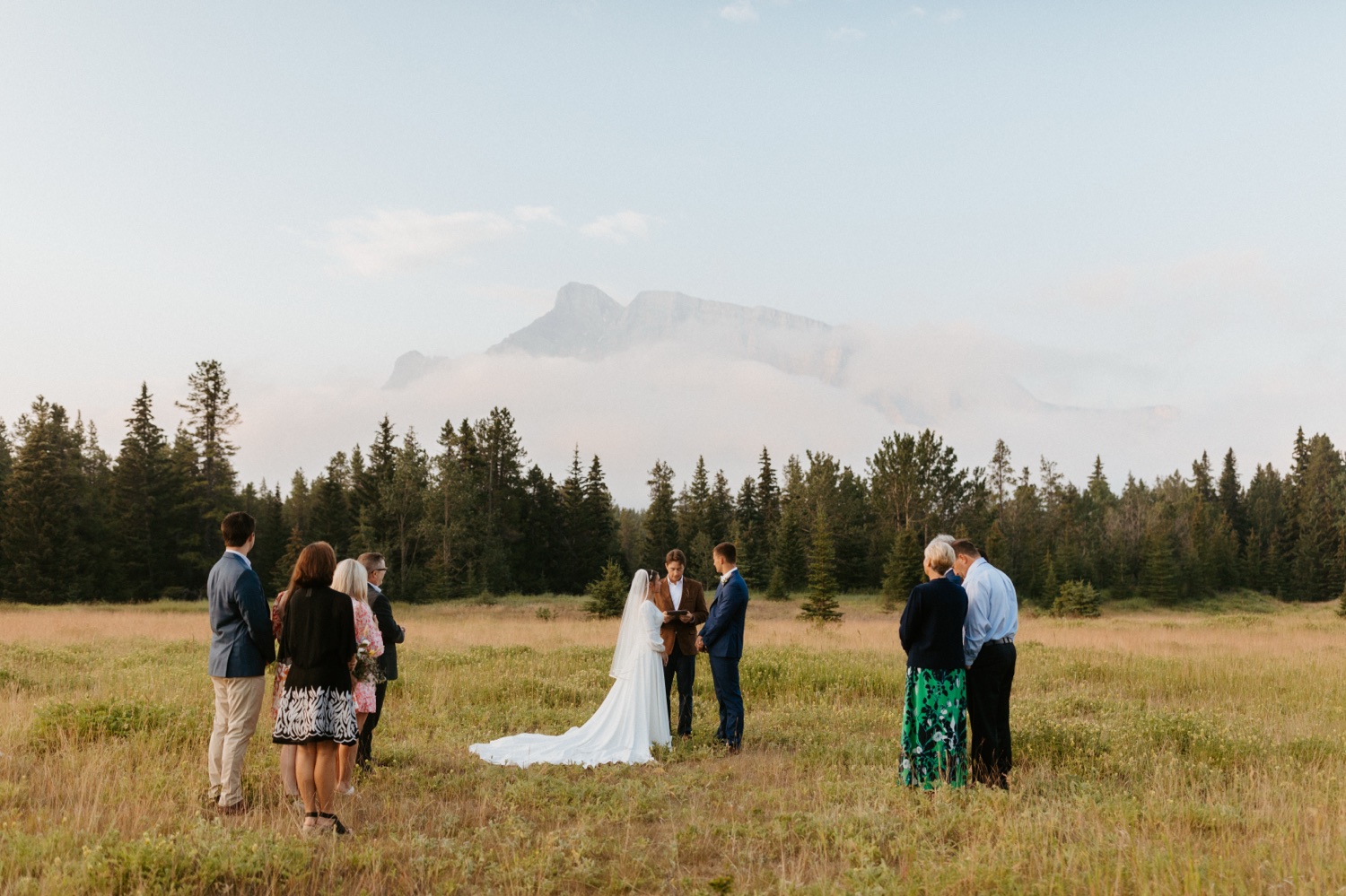 Banff Sunrise Elopement, Banff National Park Sunrise Elopement, Sunrise elopement with friends and family in Banff, sunrise elopement photos in Banff, Outdoor elopement photos in Banff during sunrise, Banff Sunrise Elopement Photography
