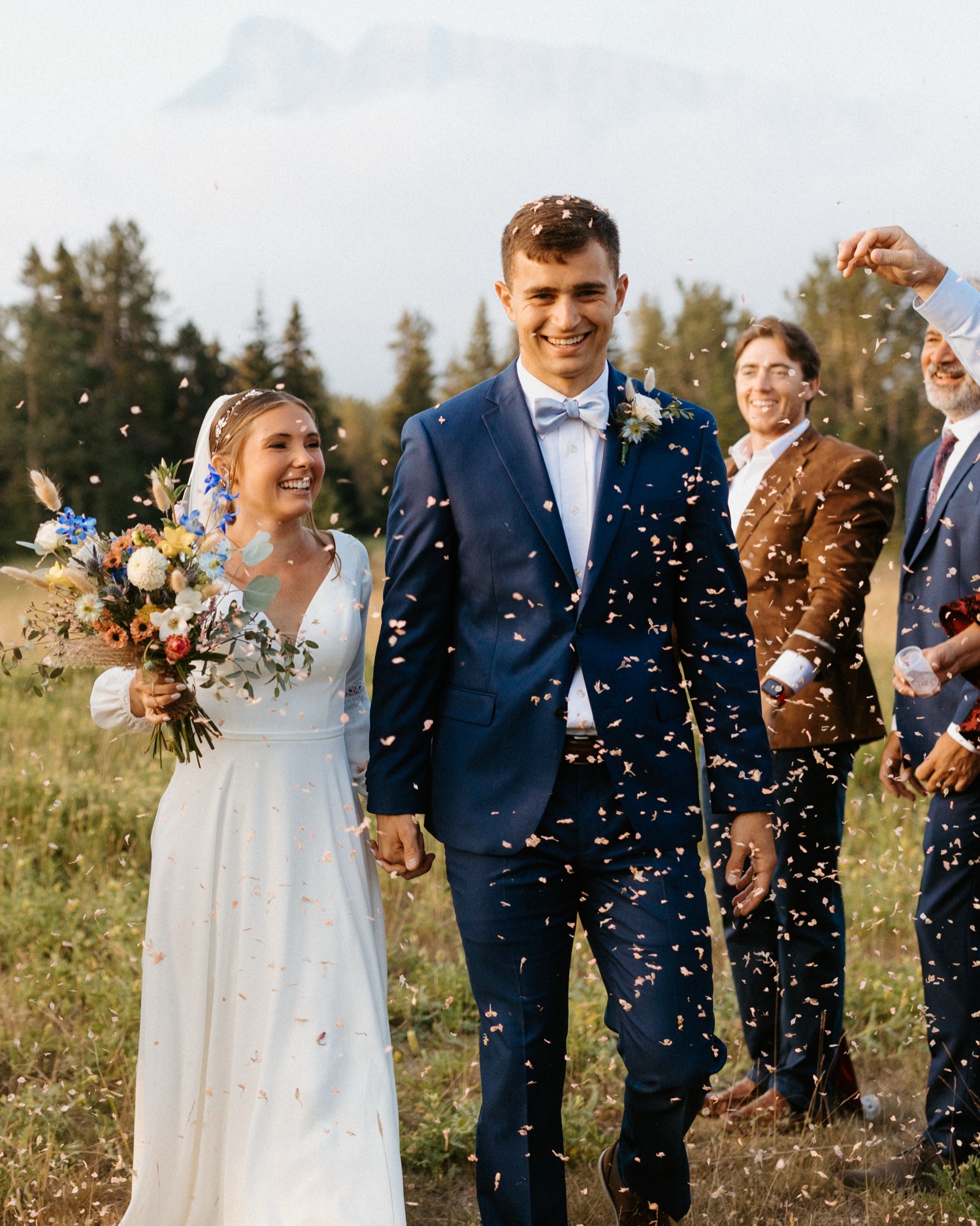 Banff Sunrise Elopement, Banff National Park Sunrise Elopement, Sunrise elopement with friends and family in Banff, sunrise elopement photos in Banff, Outdoor elopement photos in Banff during sunrise, Banff Sunrise Elopement Photography