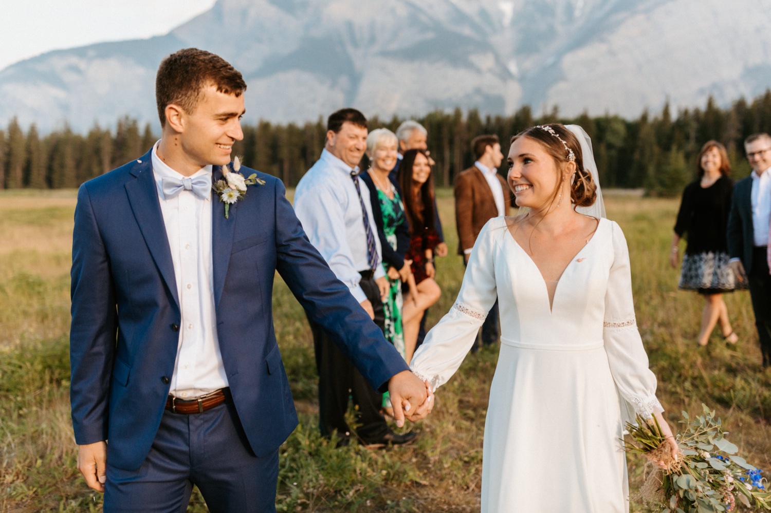 Banff Sunrise Elopement, Banff National Park Sunrise Elopement, Sunrise elopement with friends and family in Banff, sunrise elopement photos in Banff, Outdoor elopement photos in Banff during sunrise, Banff Sunrise Elopement Photography