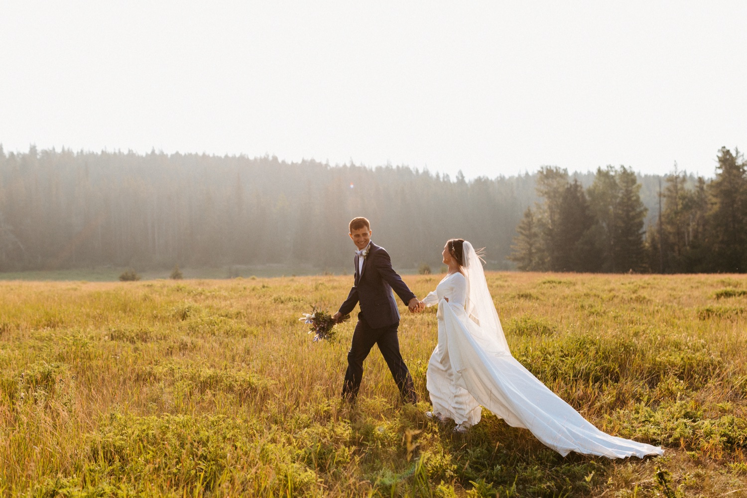 Banff Sunrise Elopement, Banff National Park Sunrise Elopement, Sunrise elopement with friends and family in Banff, sunrise elopement photos in Banff, Outdoor elopement photos in Banff during sunrise, Banff Sunrise Elopement Photography