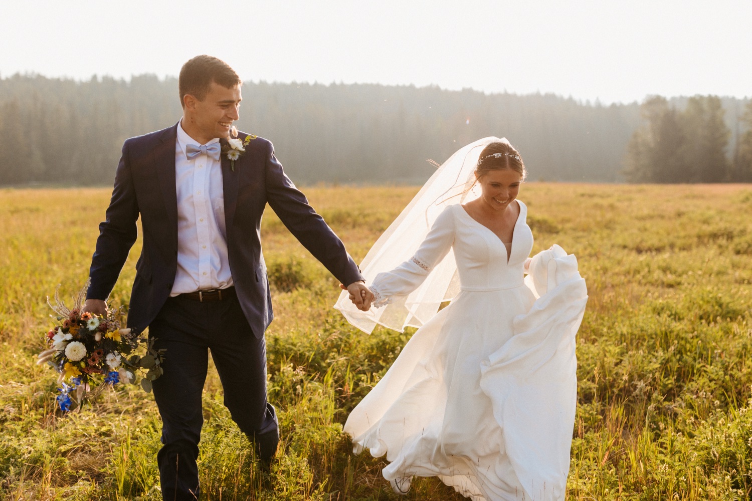 Banff Sunrise Elopement, Banff National Park Sunrise Elopement, Sunrise elopement with friends and family in Banff, sunrise elopement photos in Banff, Outdoor elopement photos in Banff during sunrise, Banff Sunrise Elopement Photography