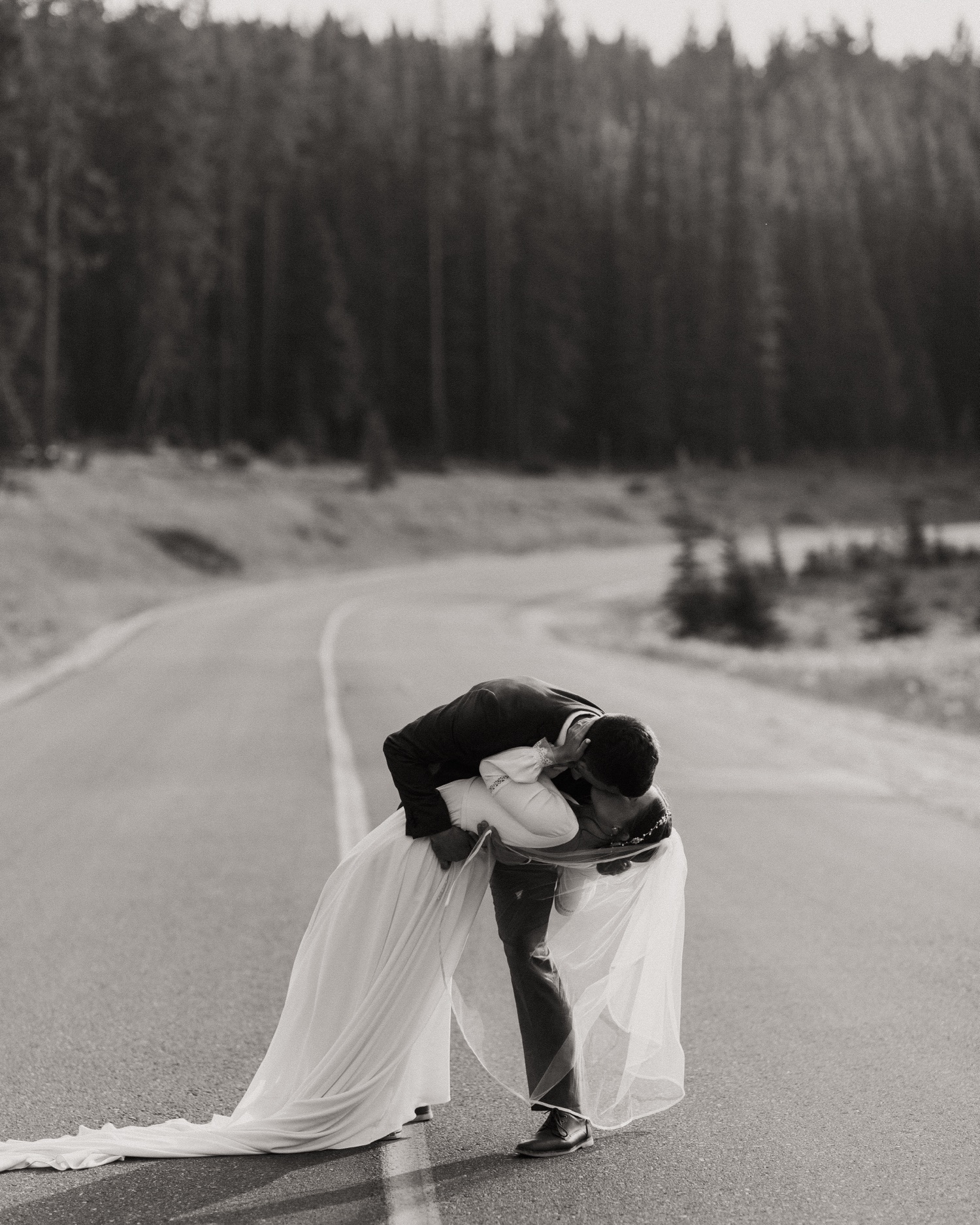 Banff Sunrise Elopement, Banff National Park Sunrise Elopement, Sunrise elopement with friends and family in Banff, sunrise elopement photos in Banff, Outdoor elopement photos in Banff during sunrise, Banff Sunrise Elopement Photography