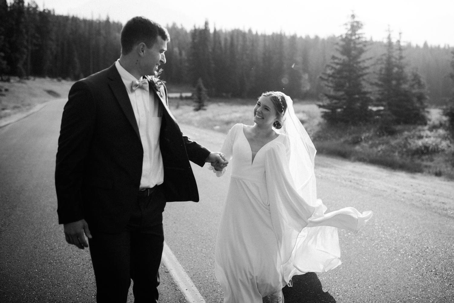 Banff Sunrise Elopement, Banff National Park Sunrise Elopement, Sunrise elopement with friends and family in Banff, sunrise elopement photos in Banff, Outdoor elopement photos in Banff during sunrise, Banff Sunrise Elopement Photography